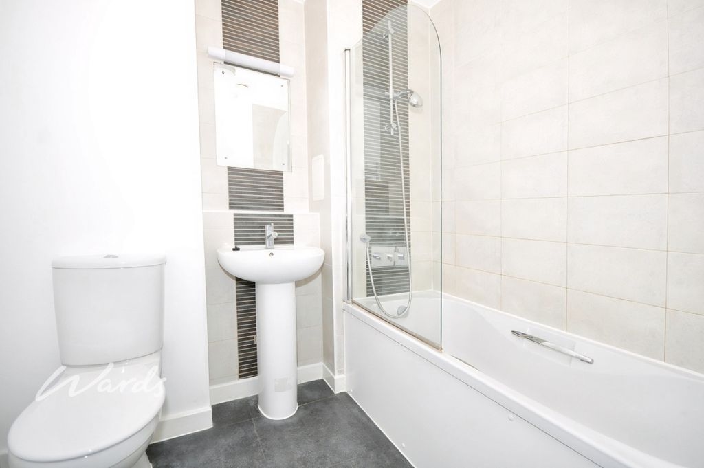 Property photo 3 of 11 Bathroom