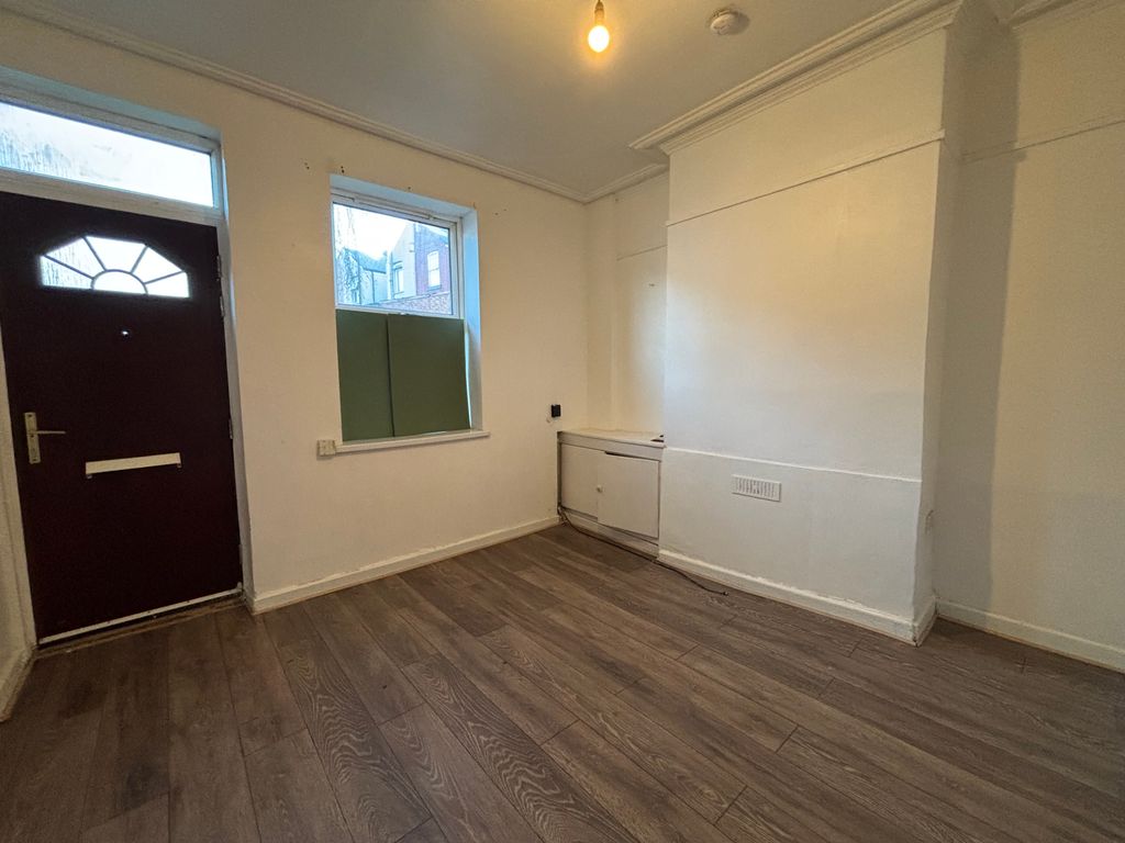 Property photo 1 of 7 Lounge Area