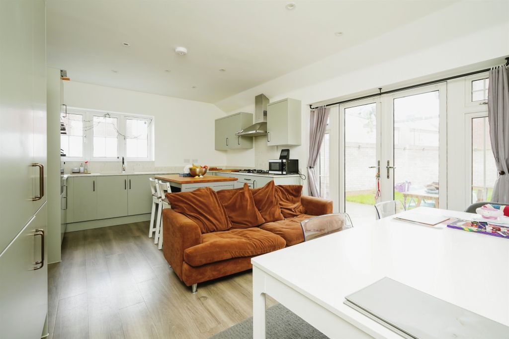 Property photo 2 of 16