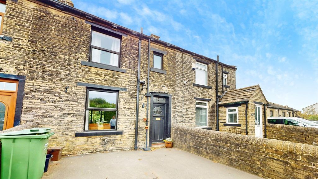 Property photo 1 of 11 External
