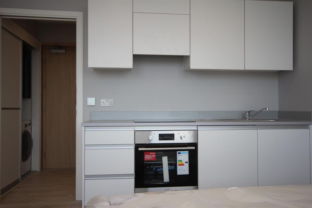 Property photo 3 of 16 404 c.Jpg