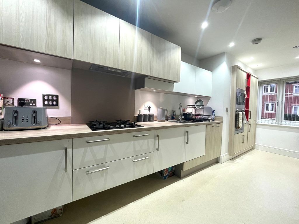 Property photo 2 of 14 Picture No. 13