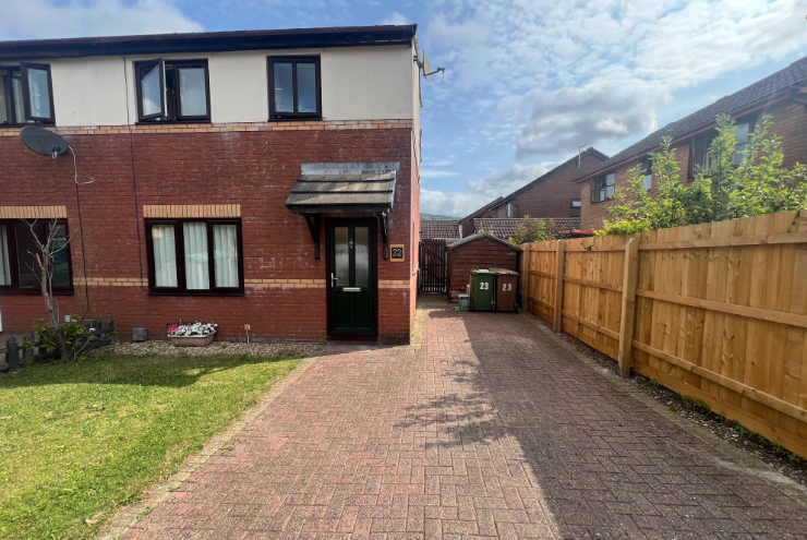 Property photo 2 of 11