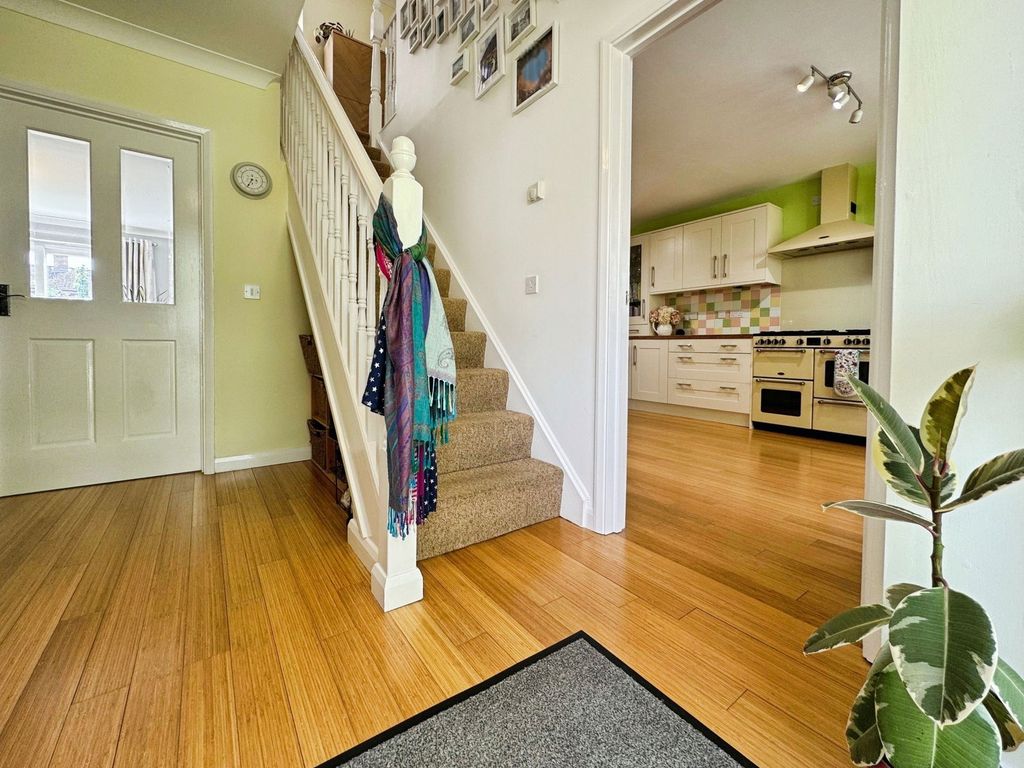 Property photo 2 of 27