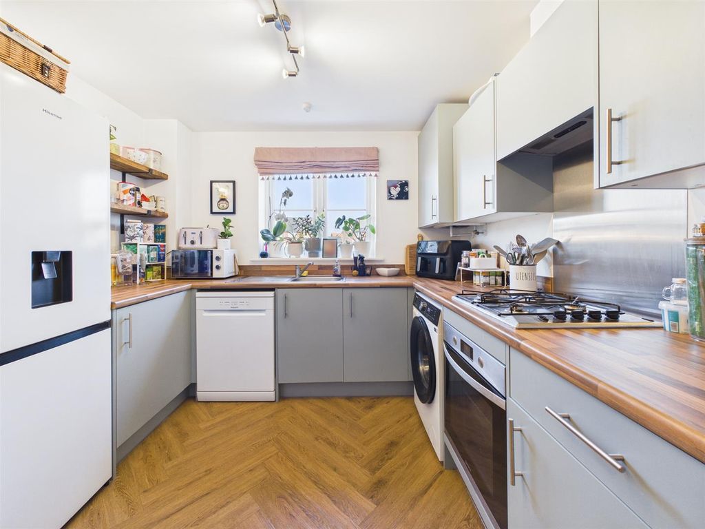 Property photo 3 of 16