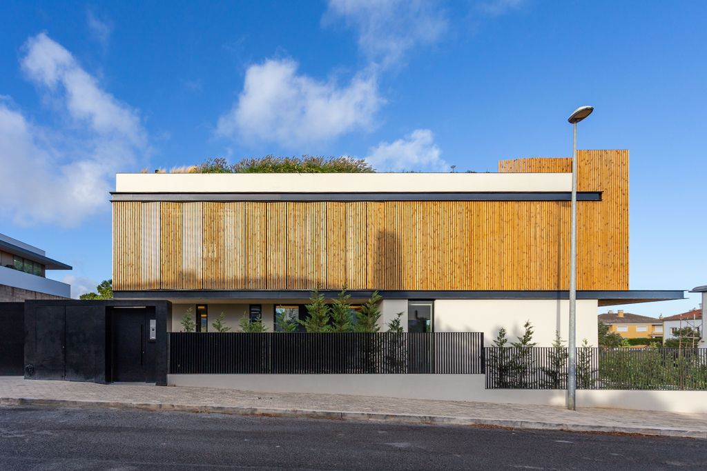 Property photo 2 of 64