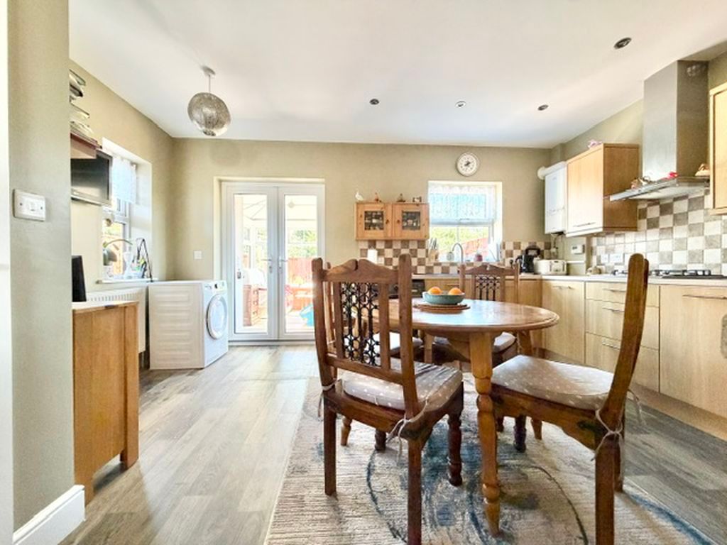 Property photo 3 of 24 Kitchen Diner