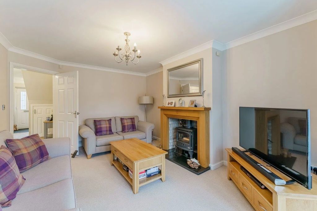 Property photo 3 of 27