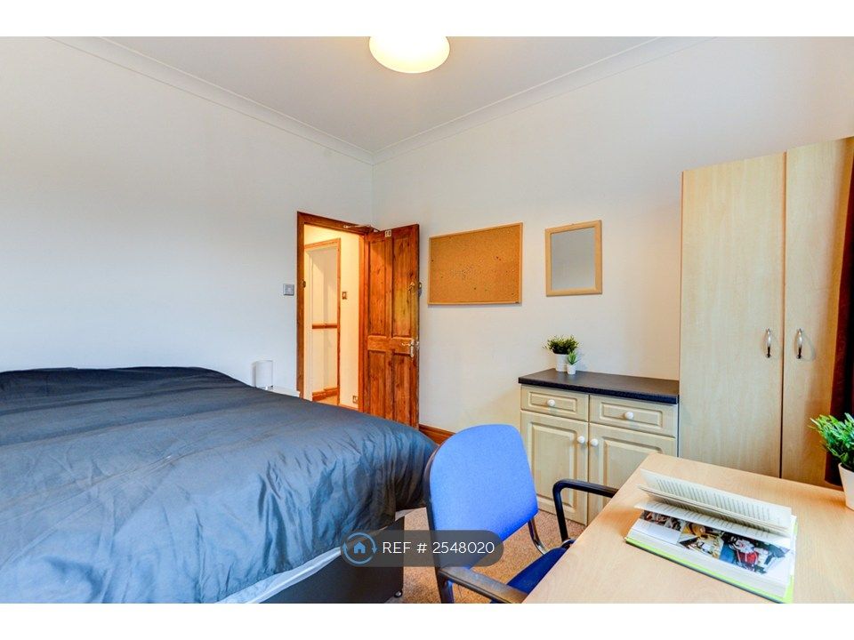 Property photo 3 of 15 Bedroom 10