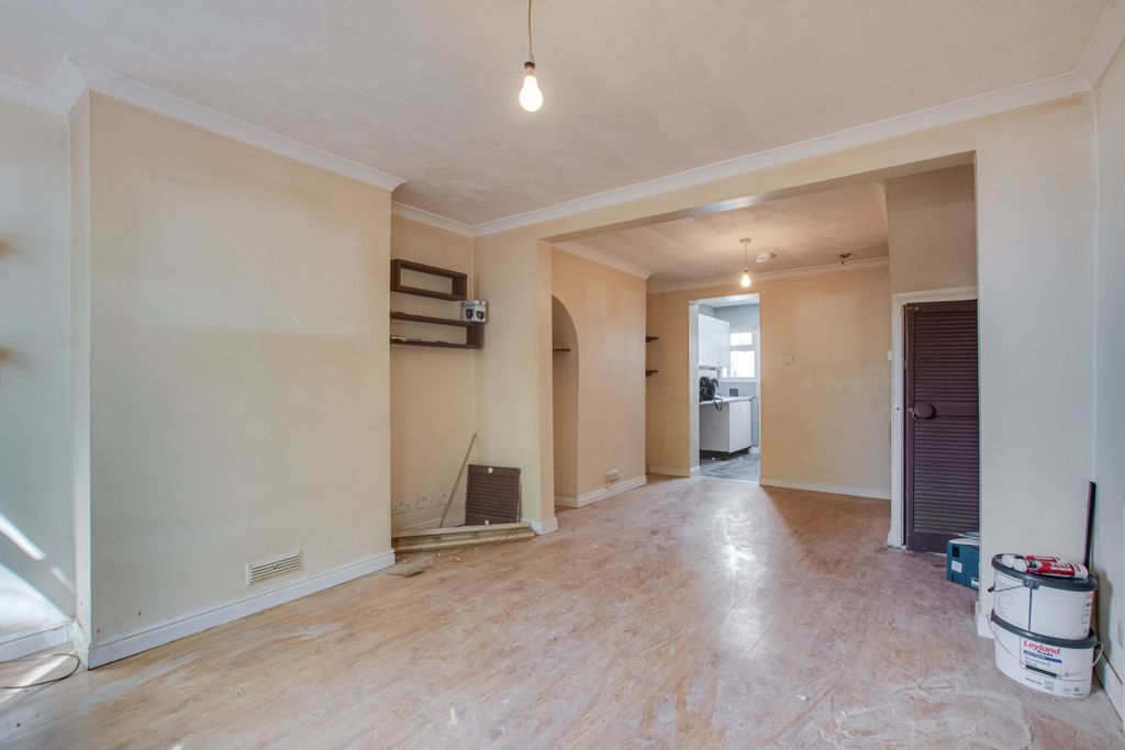 Property photo 2 of 11 Gallery