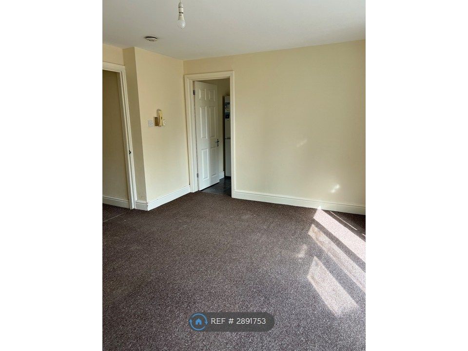 Property photo 2 of 7 Living Room