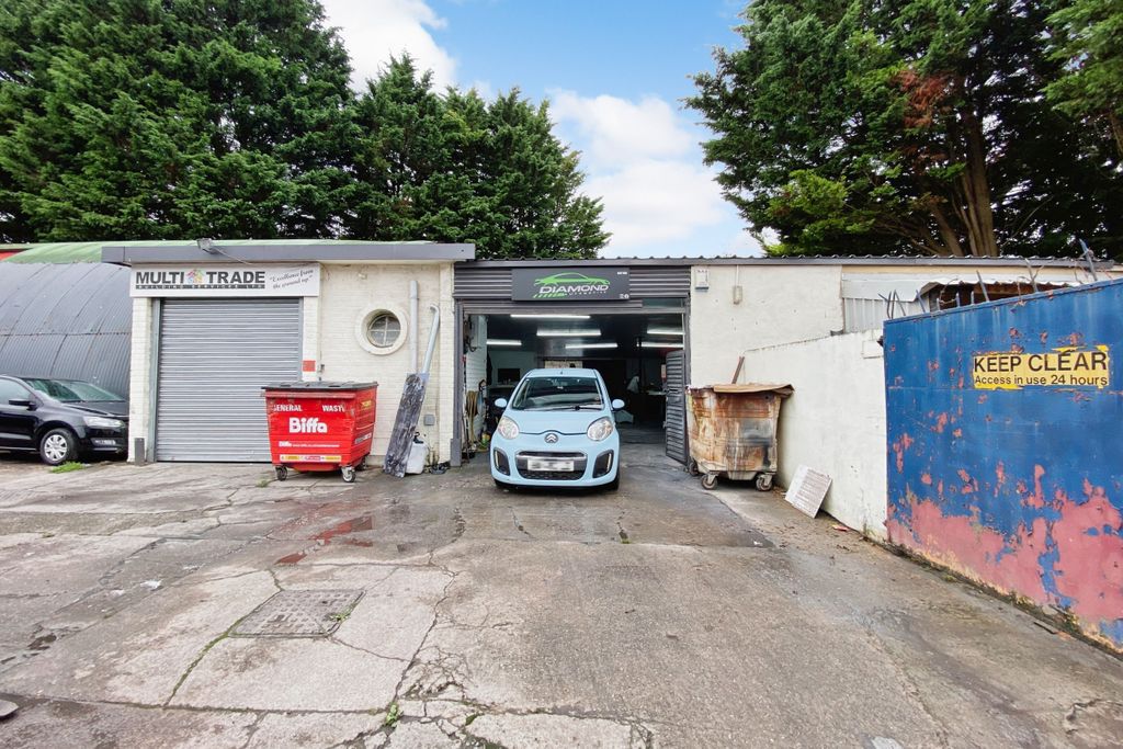 Property photo 1 of 9 805 Central Park Industrial Estate, Petherton Road, Bristol Bs14 9Bz