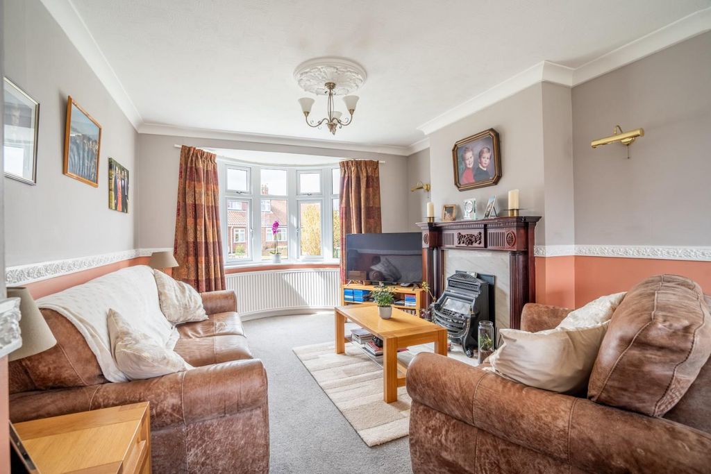 Property photo 2 of 19 Br-2.Jpg