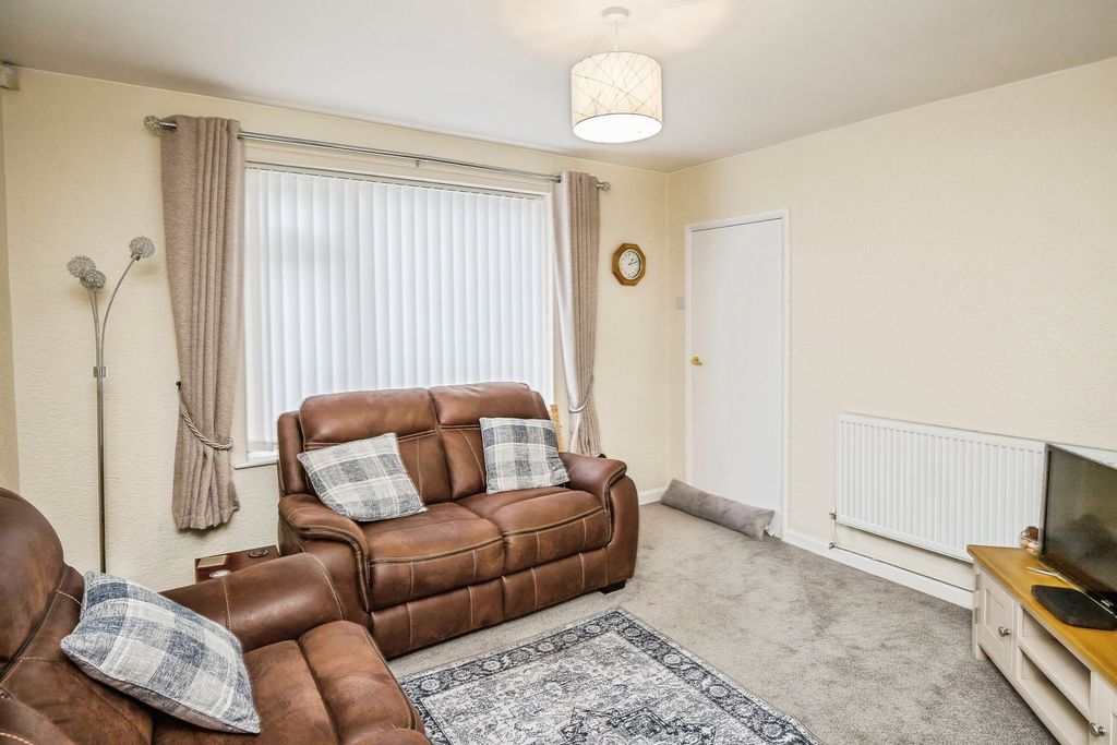 Property photo 3 of 17 Photo