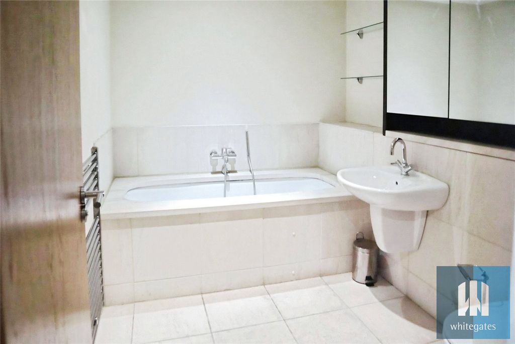 Property photo 3 of 8 Picture No. 36