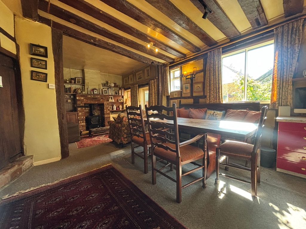 Property photo 3 of 18 Image00011