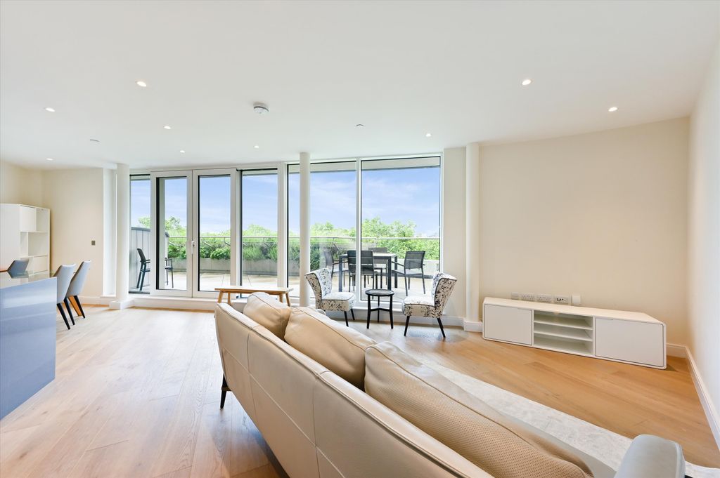 Property photo 1 of 16 Image