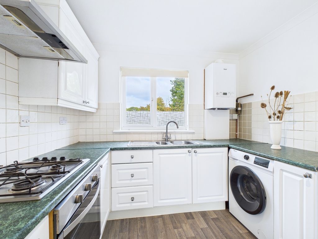 Property photo 3 of 13 Cam01909G0-Pr0406-Still010