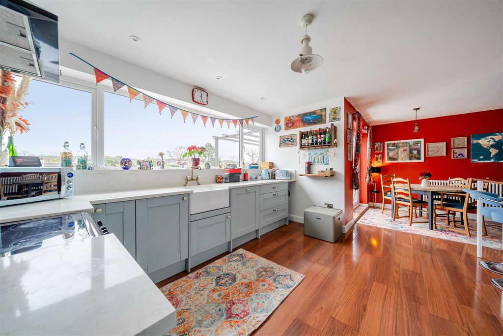 Property photo 2 of 15 1394706-10-695d07Abb5418.Jpg