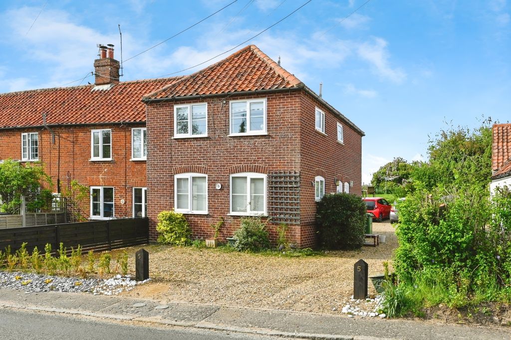 Property photo 2 of 16 Photo