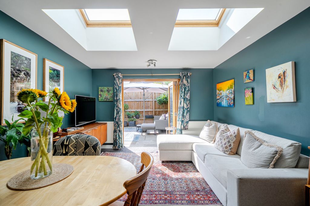 Property photo 3 of 15 1496036-9-6A61Daa...