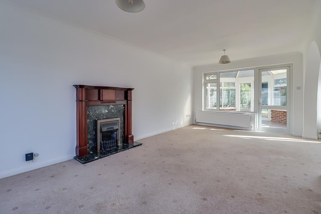 Property photo 2 of 25 Lounge