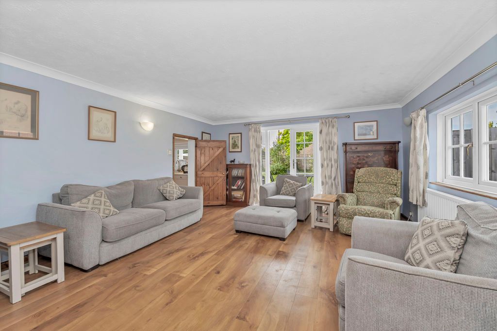Property photo 3 of 30 Sitting Room