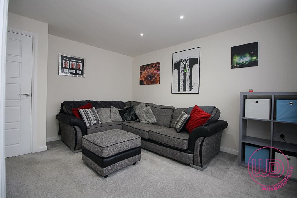Property photo 2 of 23