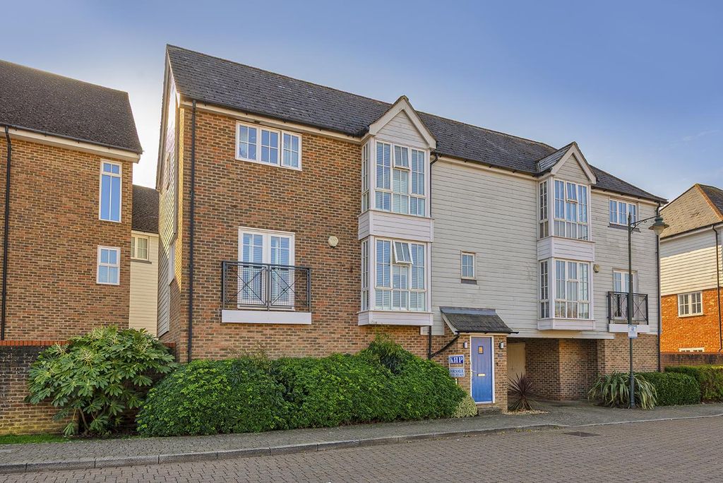 Property photo 1 of 14 72Queen01.Jpg