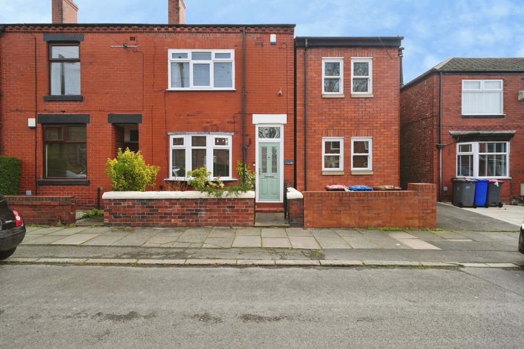 Property photo 1 of 18 External