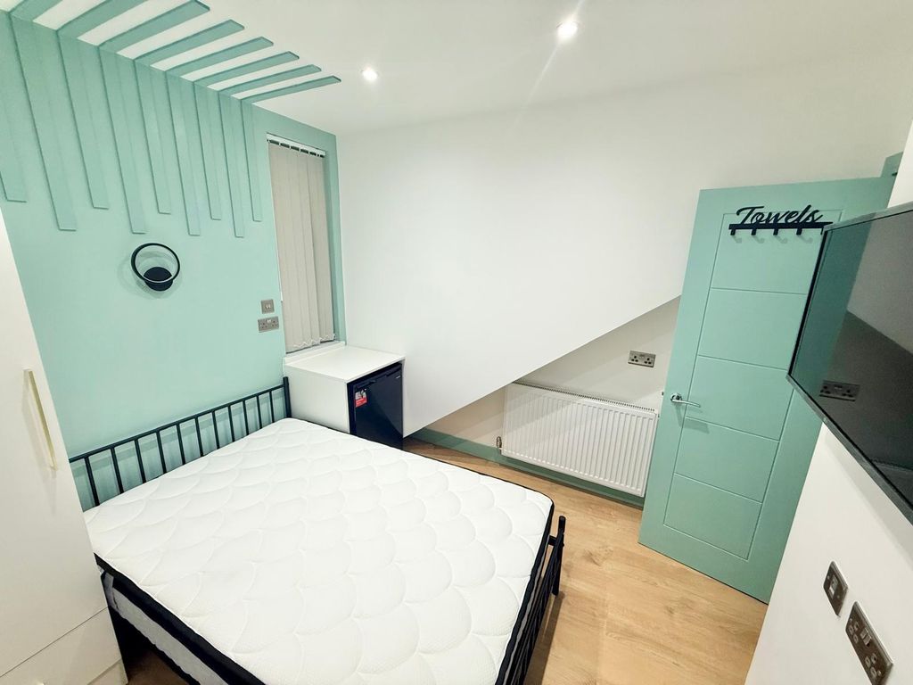 Additional image 10 of 6 bed shared accommodation to rentFrindsbury Road, Rochester Strood ME2