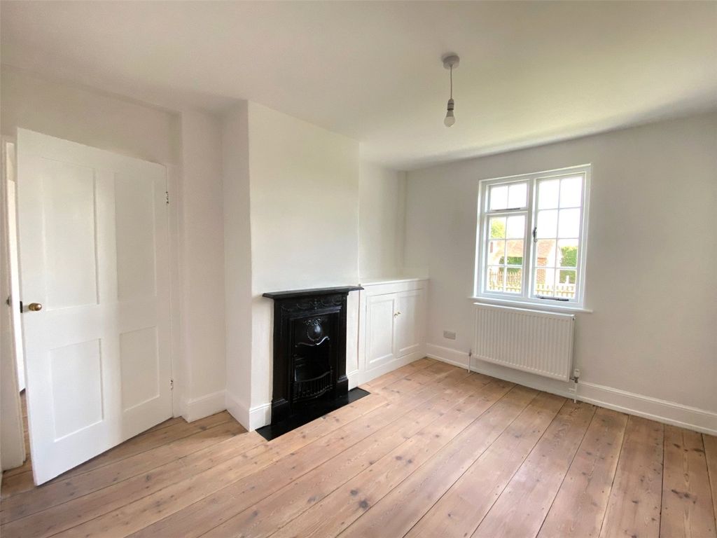 Property photo 3 of 11 Dining Room