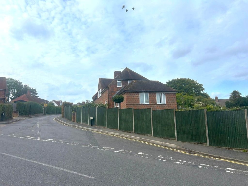 Property photo 1 of 11