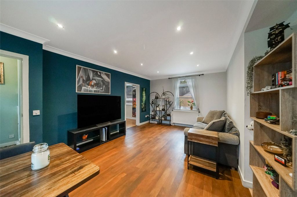 Property photo 2 of 26 Lounge