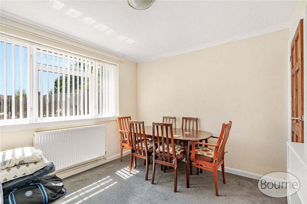 Property photo 3 of 22 Picture No. 02