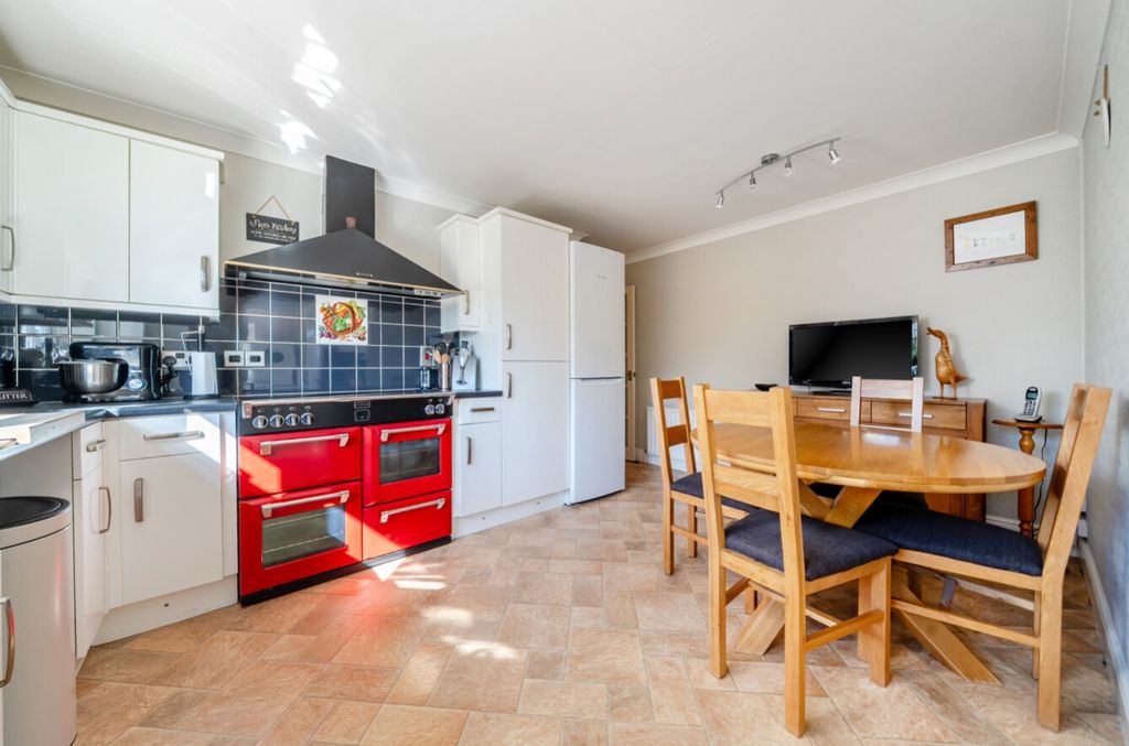 Property photo 3 of 25 1440870-3-69De12Af7A223