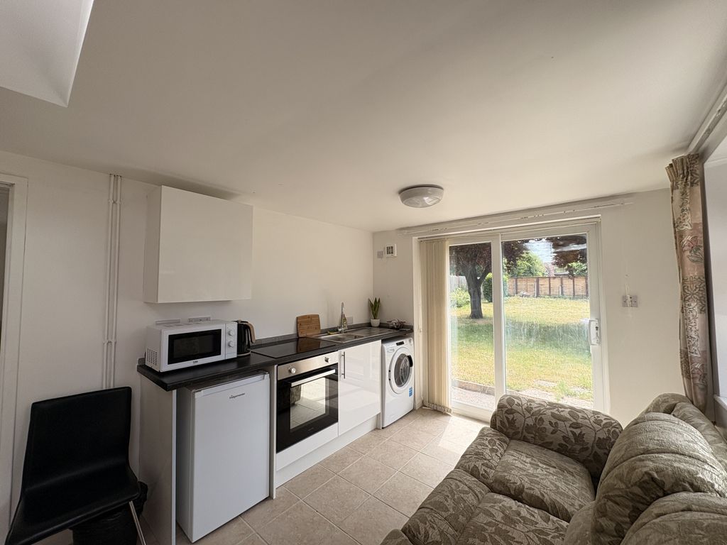 Property photo 3 of 7 Gallery