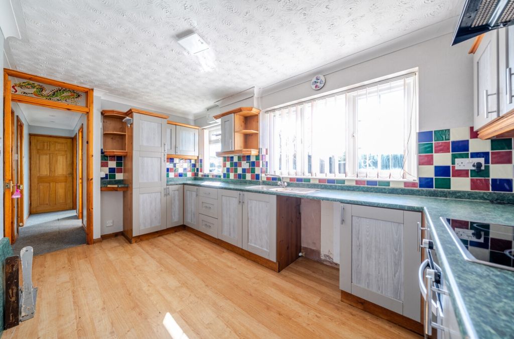 Property photo 3 of 25 1435166-17-69c51432Cf1E9