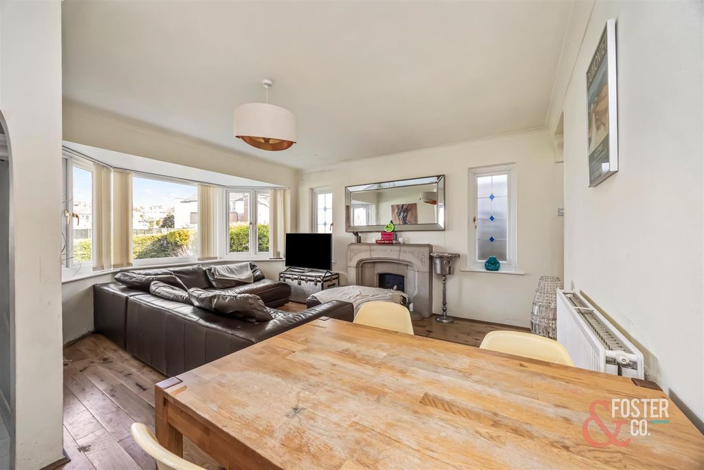 Property photo 3 of 19 Dale View, 16-010.Jpg