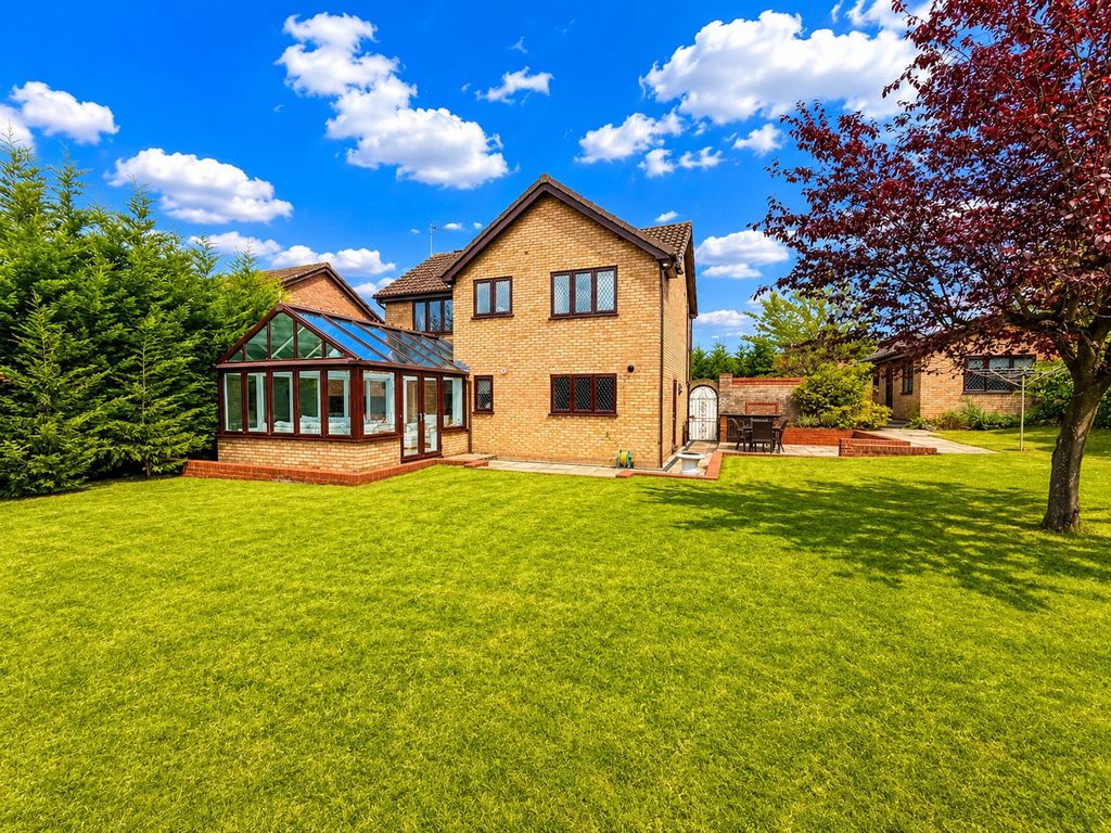 Property photo 2 of 31