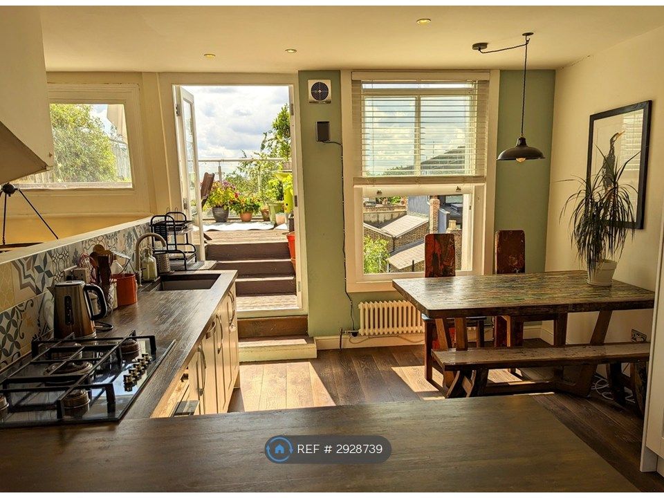 Property photo 2 of 19 Kitchen