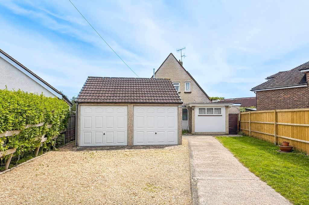 Property photo 2 of 18 Picture No. 28
