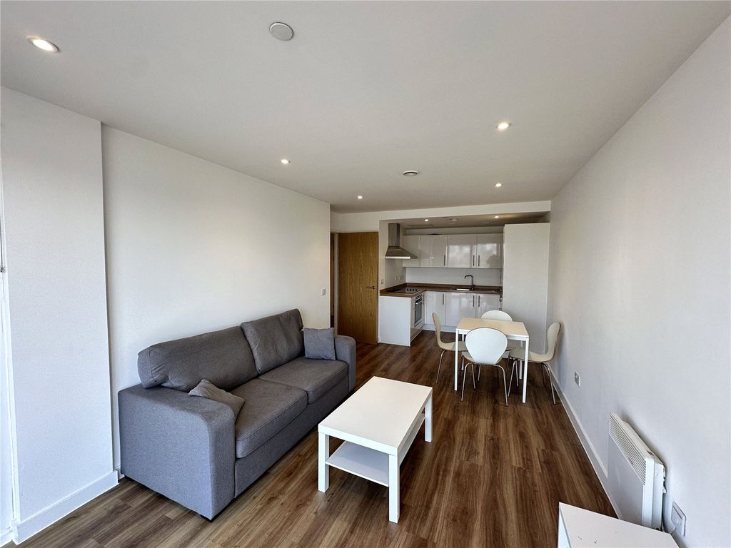 Property photo 3 of 17 Picture 3