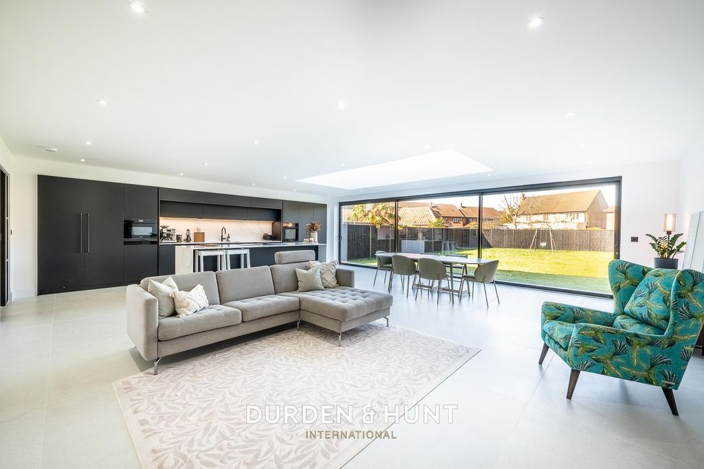 Property photo 3 of 40 Nelmes-83.Jpg