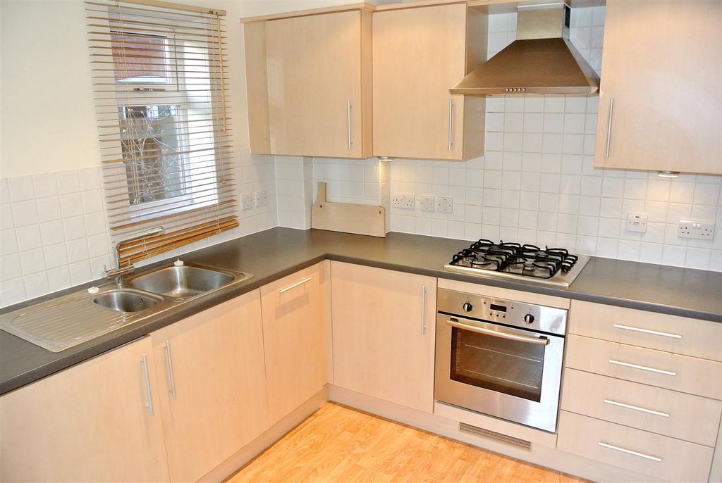 Property photo 3 of 5 Kitchen