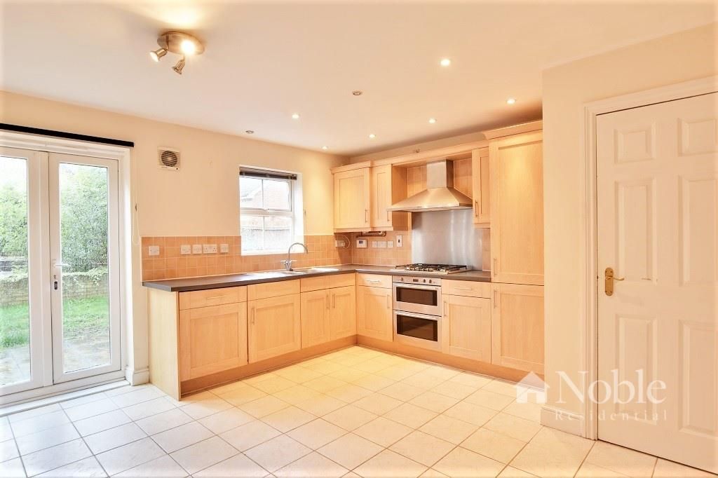 Property photo 3 of 14 Kitchen