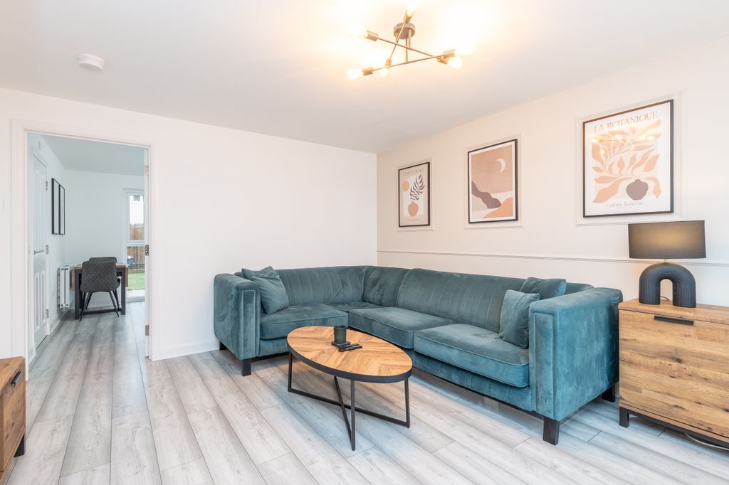 Property photo 2 of 40