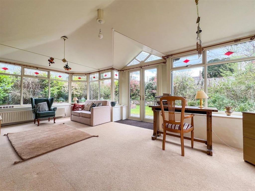 Property photo 3 of 42