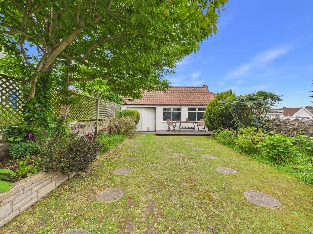 Property photo 2 of 25