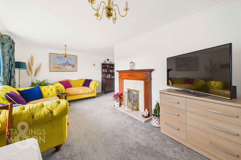 Property photo 2 of 25